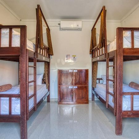 L Degus Hostel Toyapakeh エクステリア 写真